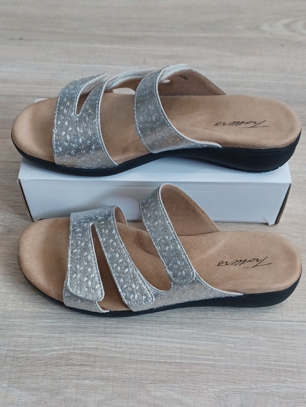 9W Trotters silver sandals. Slip on shoes with adjustable Velcro straps.